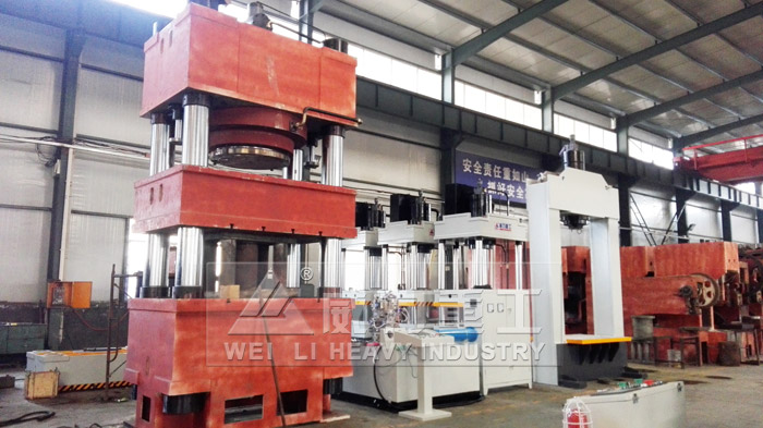 柳州客户订购1300吨四柱液压机
