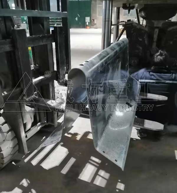 客户加工成型的护栏板