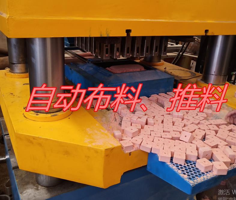 鱼饵压块机客户使用现场
