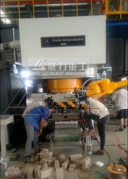 陶瓷砖液压机-1600吨瓷砖粉压砖成型液压机