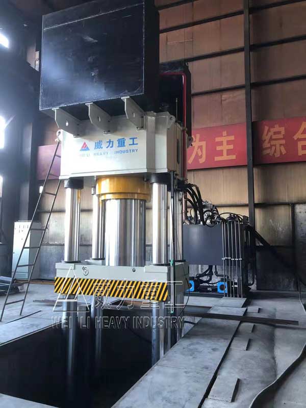 1500吨石墨坩埚液压机
