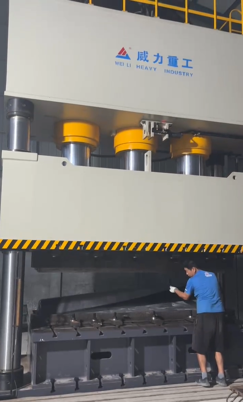 1500吨玻璃钢制品模压液压机