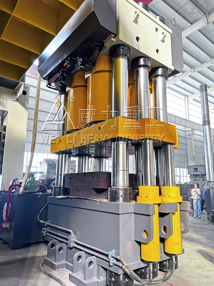 3000吨冷锻液压机三缸六柱式设计
